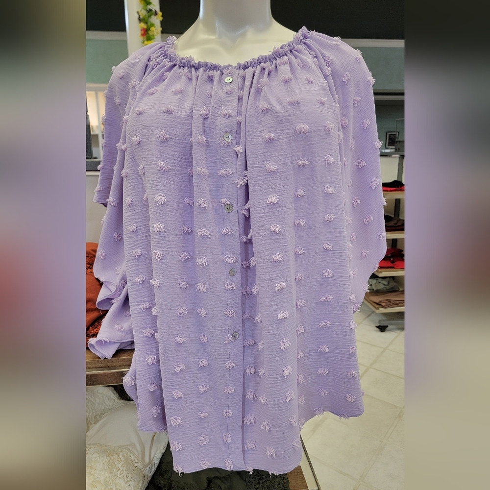 Plus size off/on shoulder top